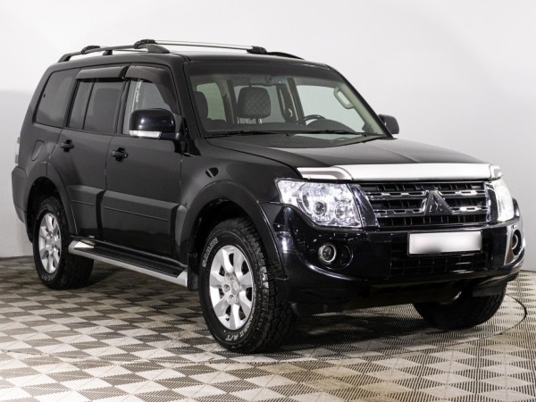 Mitsubishi PAJERO