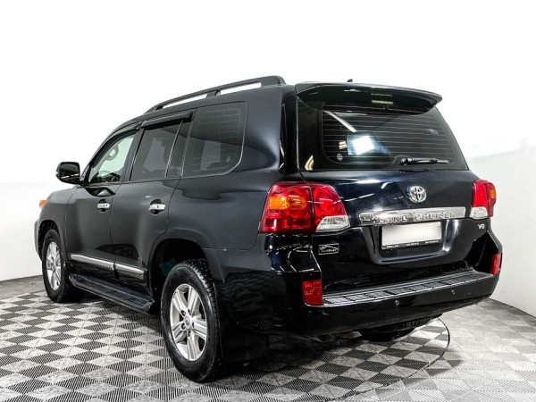 Toyota Land Cruiser 200