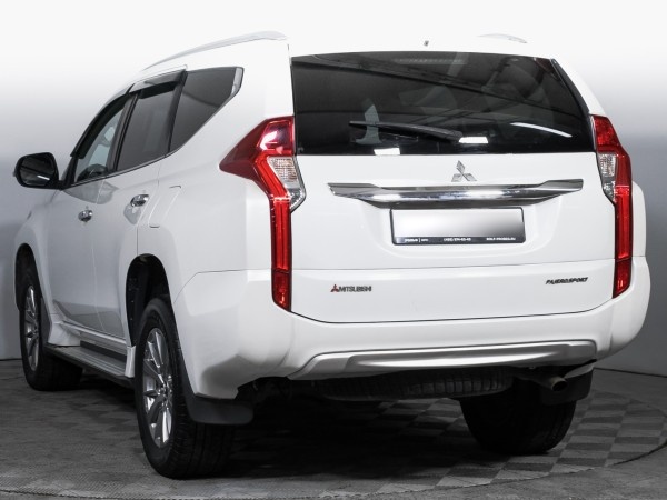 Mitsubishi PAJERO SPORT