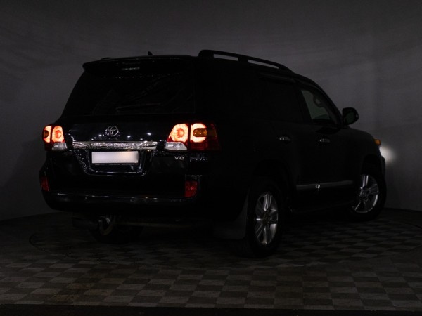 Toyota Land Cruiser 200