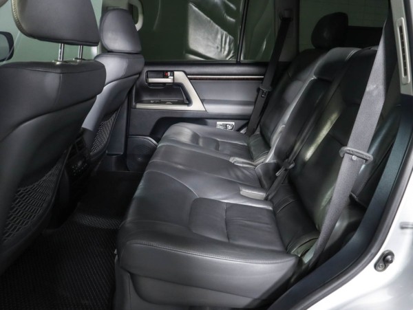 Toyota Land Cruiser 200