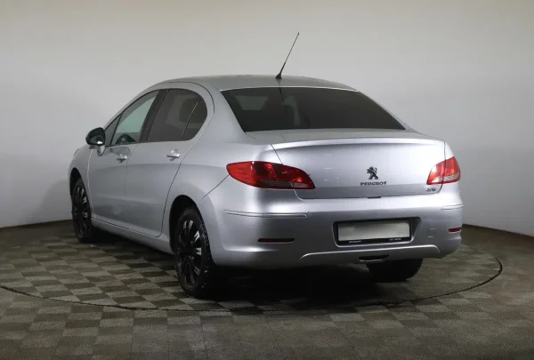 Peugeot 408