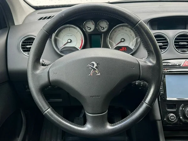Peugeot 408
