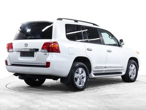 Toyota Land Cruiser 200