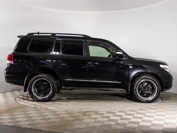 Toyota Land Cruiser 200