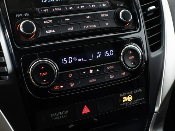 Mitsubishi PAJERO SPORT