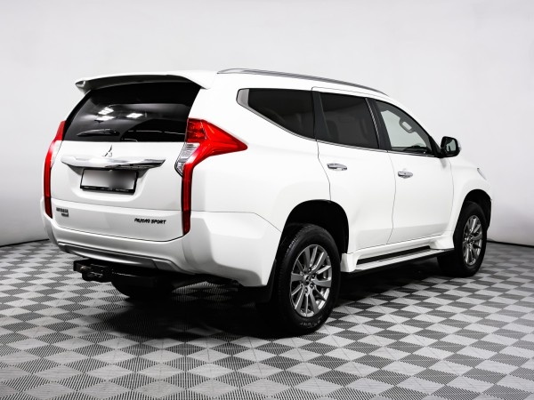 Mitsubishi PAJERO SPORT