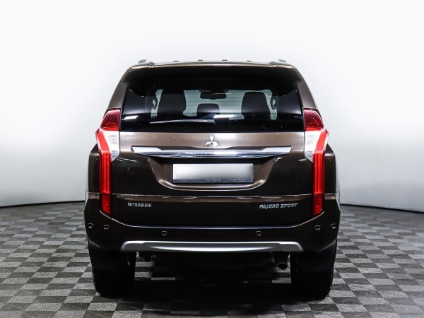 Mitsubishi PAJERO SPORT