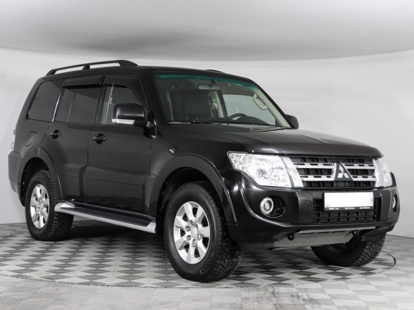 Mitsubishi PAJERO