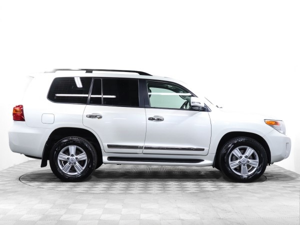 Toyota Land Cruiser 200