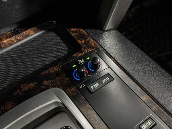 Toyota Land Cruiser 200