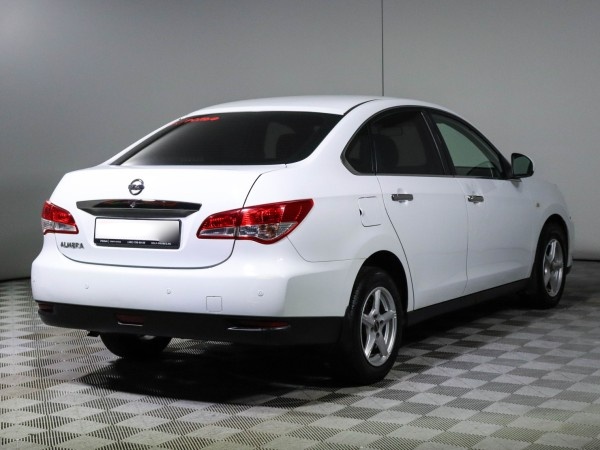 Nissan Almera