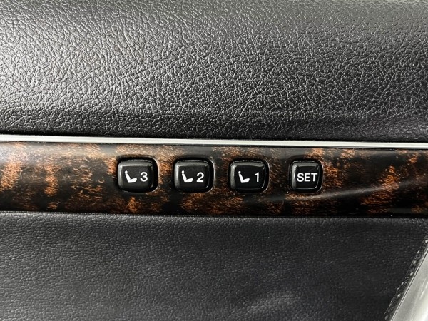 Toyota Land Cruiser 200