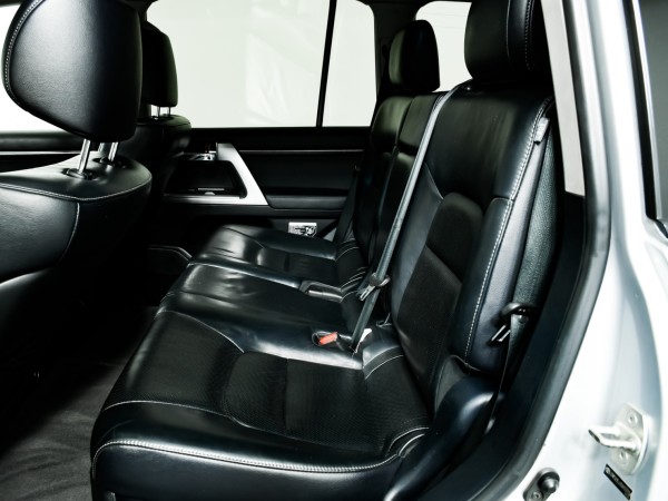 Toyota Land Cruiser 200