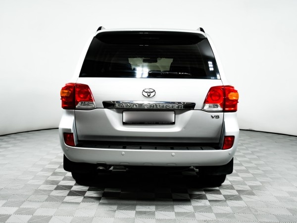 Toyota Land Cruiser 200