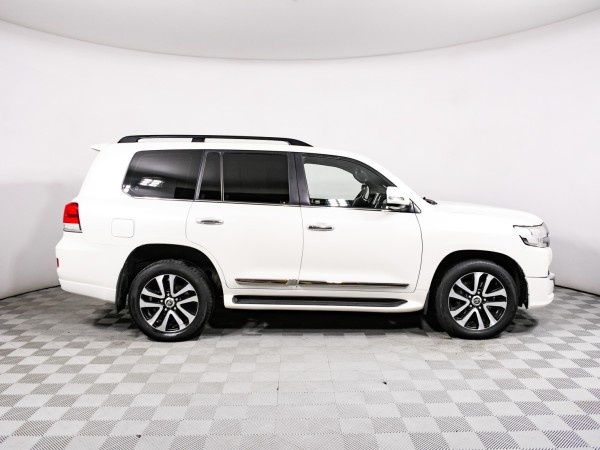 Toyota Land Cruiser 200