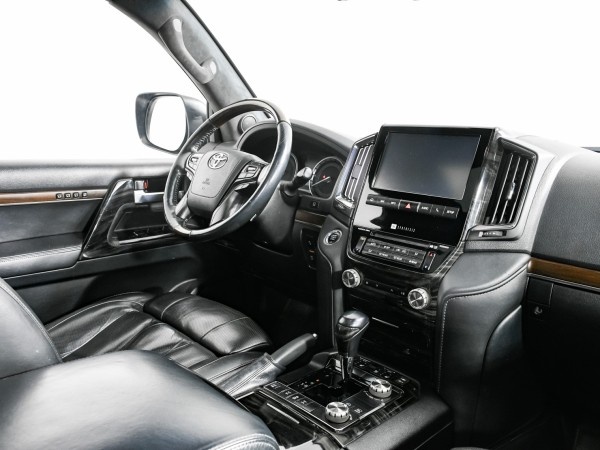 Toyota Land Cruiser 200