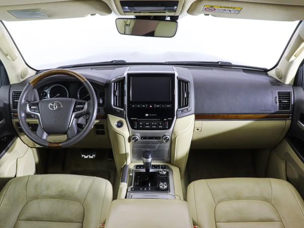 Toyota Land Cruiser 200