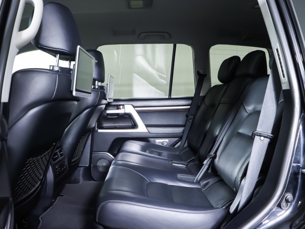 Toyota Land Cruiser 200