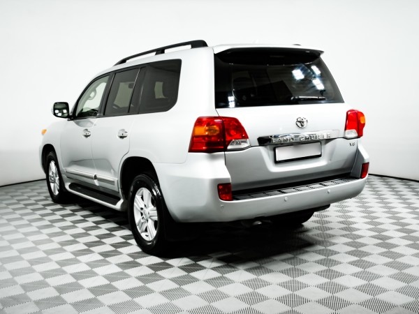 Toyota Land Cruiser 200