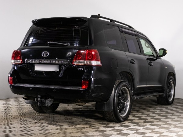 Toyota Land Cruiser 200