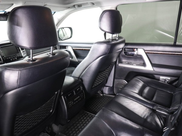 Toyota Land Cruiser 200