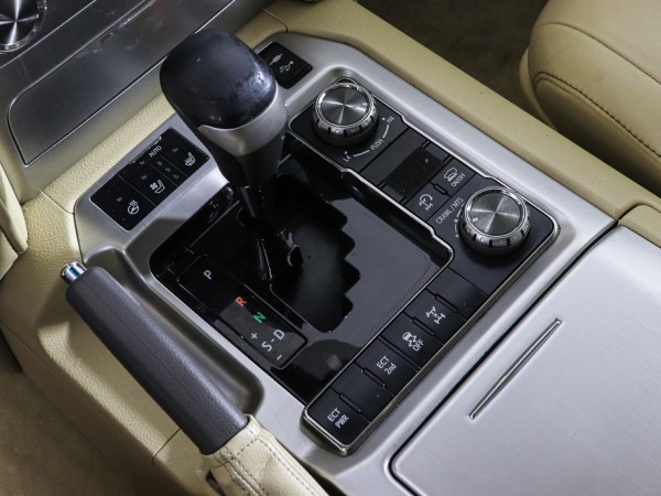 Toyota Land Cruiser 200