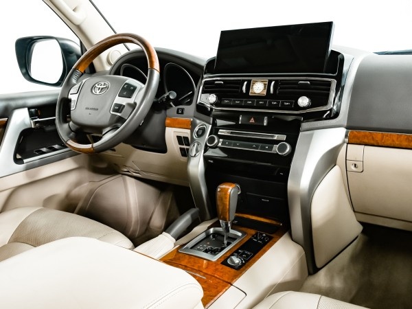 Toyota Land Cruiser 200