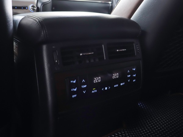 Toyota Land Cruiser 200