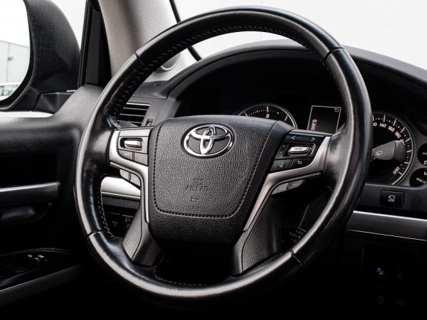 Toyota Land Cruiser 200