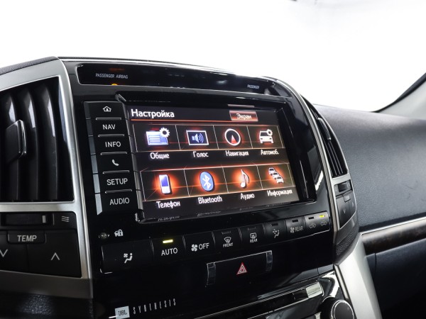 Toyota Land Cruiser 200