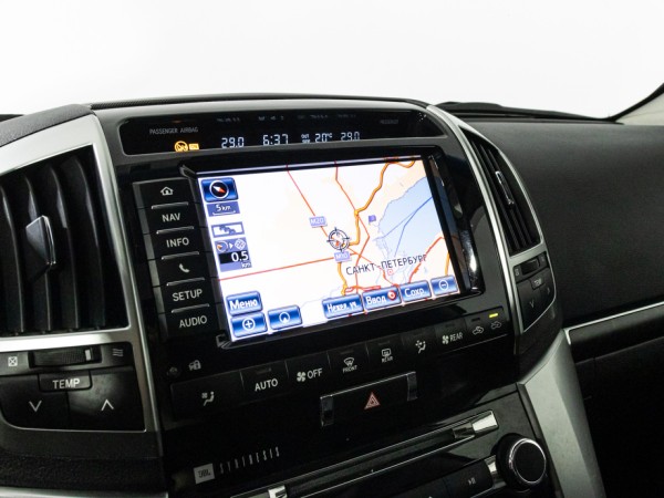 Toyota Land Cruiser 200