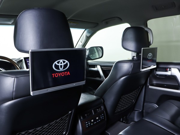 Toyota Land Cruiser 200