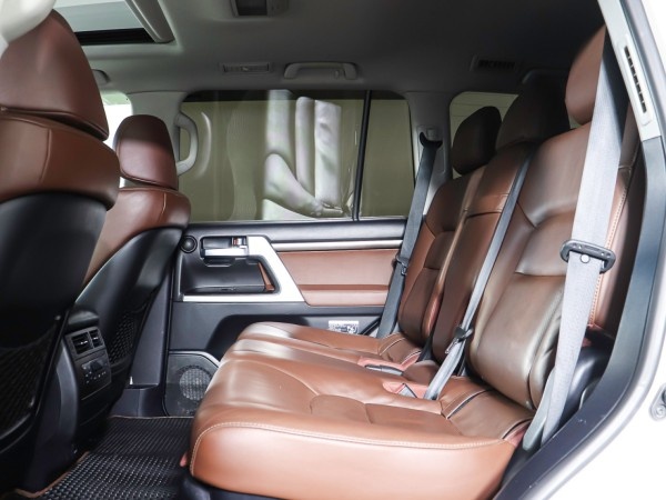 Toyota Land Cruiser 200