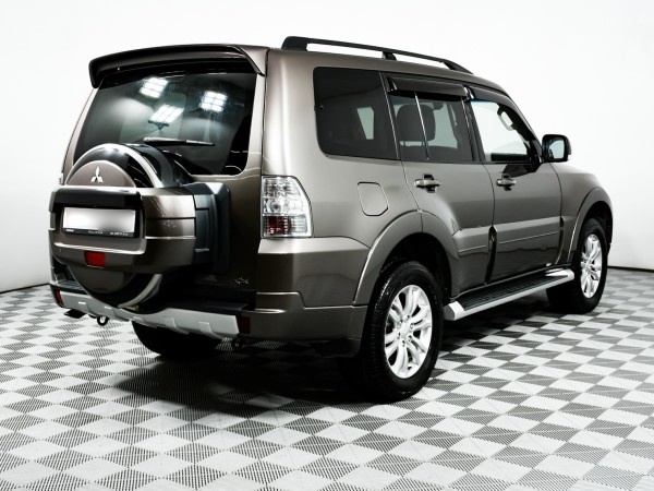 Mitsubishi PAJERO