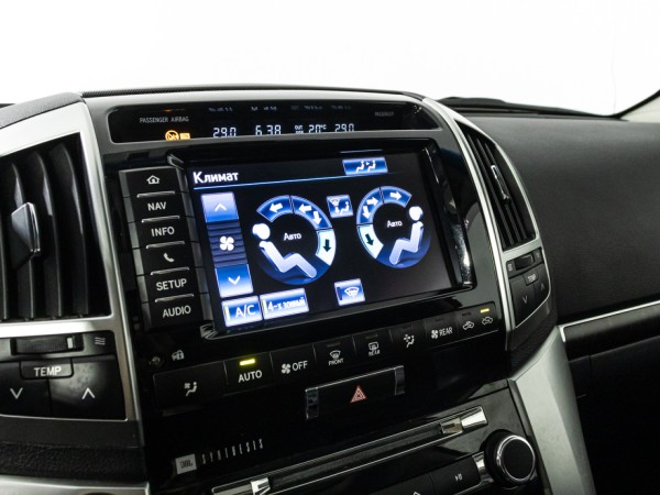 Toyota Land Cruiser 200