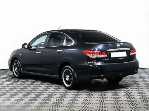 Nissan Almera